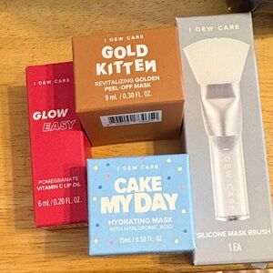 I Dew Care Skincare Mask Set with Mask Brush and Pomegranate Lip Oil